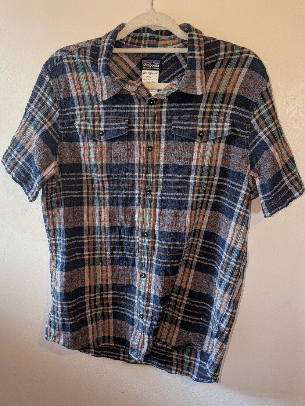 Patagonia Men’s SS Plaid Button-Up Shirt - Navy, Tan, Light Blue Size L